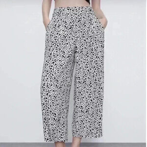 Zara Dalmatian Print Pleated Wide Leg Cropped Trouser Culottes in White, Med